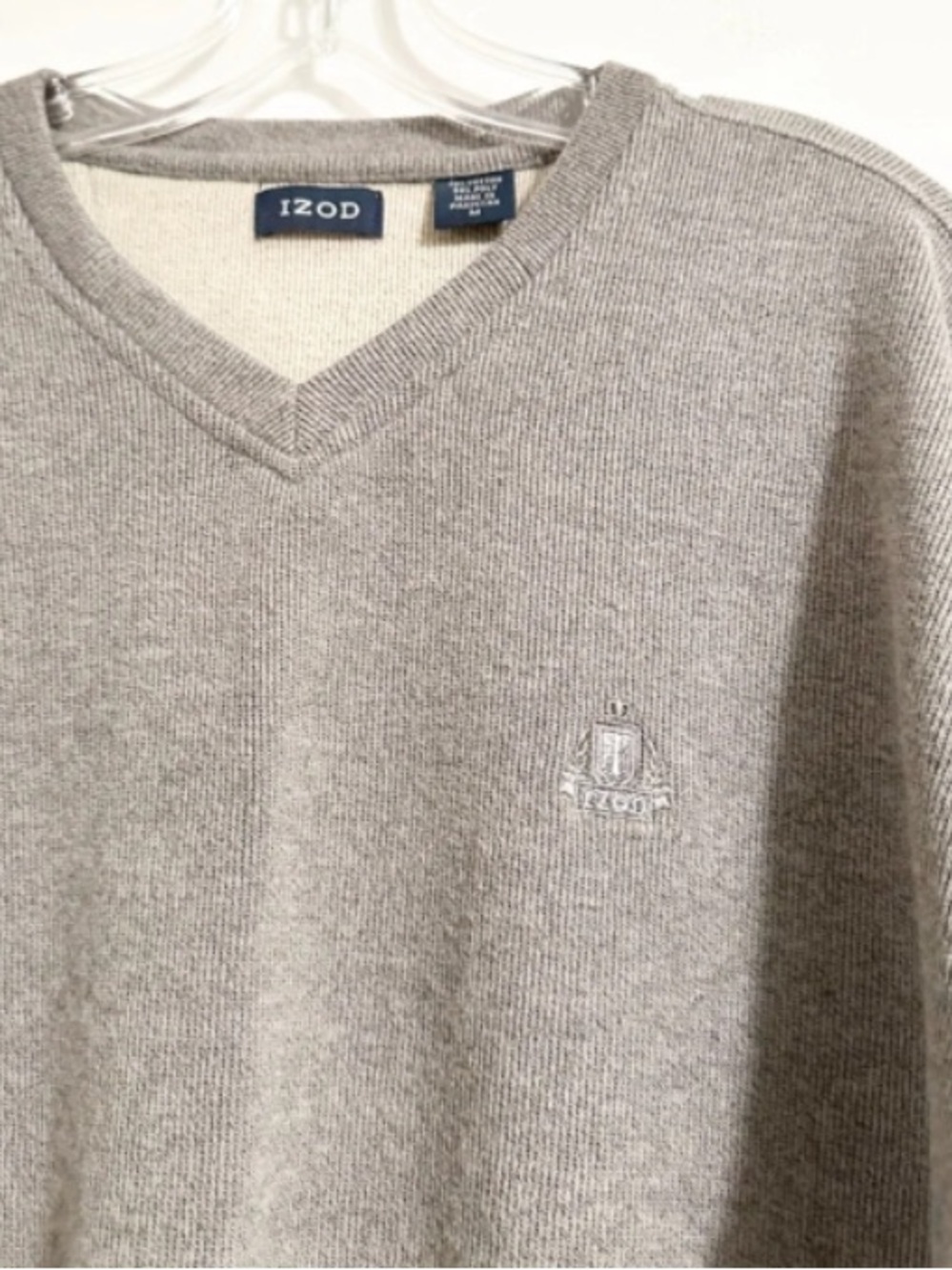 IZOD Men's Light Gray V-Neck Sweater